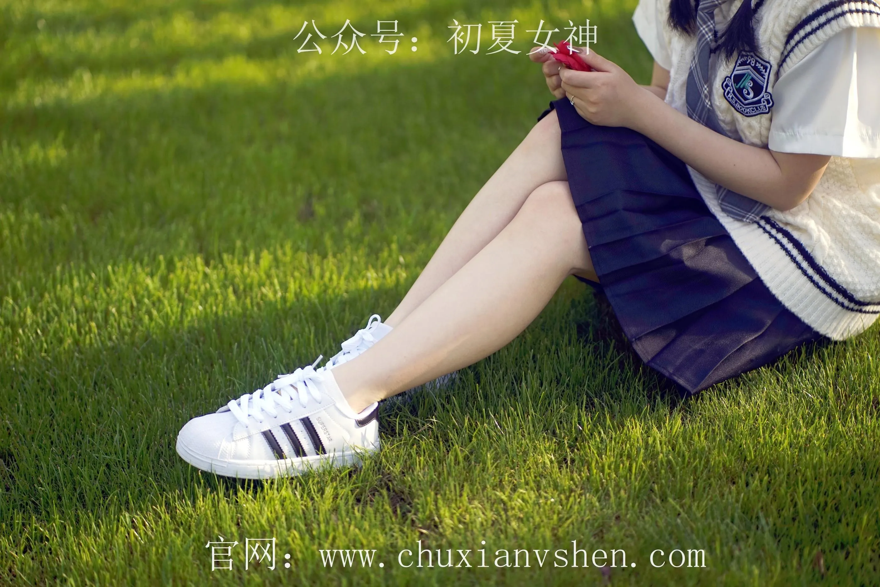 初夏女神 NO.061 念念 春秋JK套搭配三叶草贝壳头鞋 [115P]插图5